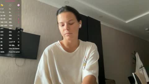 Mia online show from September 11, 5:20 am