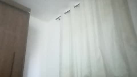 wildbrdick online show from April 17, 9:33 am