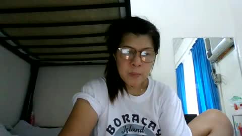 WildChick online show from July 7, 6:04 am