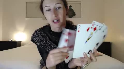 WildRose L - check my Pinned tweet if you dont see me online within 5 minutes after Ive sent email notifications online show from December 17, 1:45 am