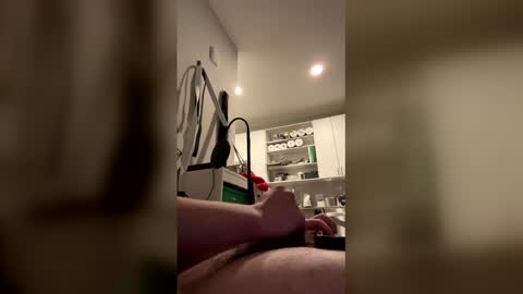 will688685483 online show from April 12, 6:34 pm