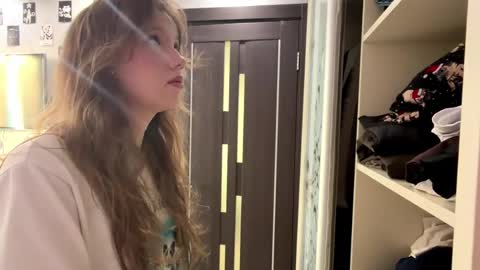 Olivia online show from April 10, 3:28 pm