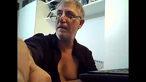 Willfire71 online show from December 18, 1:34 pm