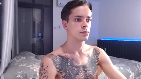 Snapshot of william_henry_a chatting on October 6, 11:28 am William online show from October 6, 11:28 am