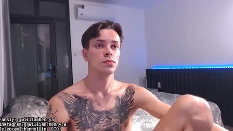 Snapshot of william_henry_a chatting on October 4, 12:58 pm William online show from October 4, 12:58 pm