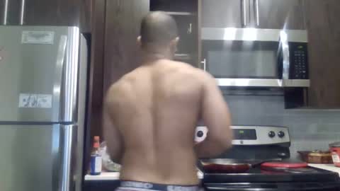 elmejorhombre online show from March 3, 8:38 pm