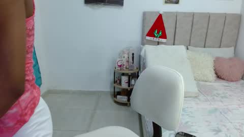 Snapshot of wilson_siara chatting on December 2, 7:11 pm Only wilsonsiara01 online show from December 2, 7:11 pm