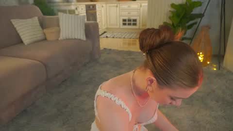 Lillian online show from June 22, 3:25 am