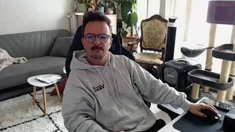 cream36 online show from November 10, 1:58 pm