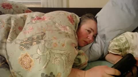 Annie online show from March 6, 10:20 am