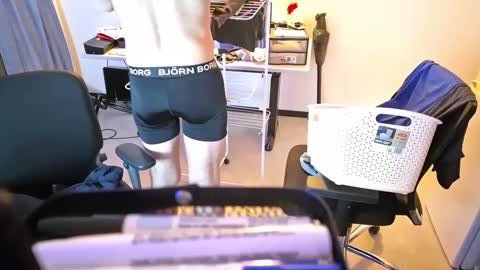 wnhz27 online show from December 24, 1:38 am