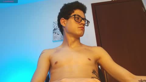  W O L F  online show from November 15, 12:40 pm