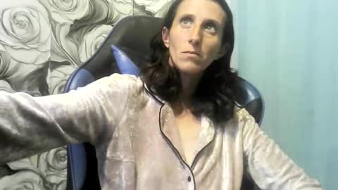 wolfxsnow online show from June 7, 10:37 pm