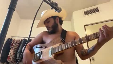 wolfywolf69465 online show from April 29, 5:30 pm
