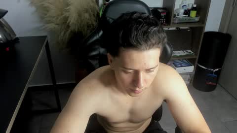 wolker_allan online show from November 17, 10:45 pm