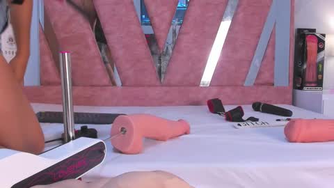 wonderkloe_ online show from February 26, 2:15 am