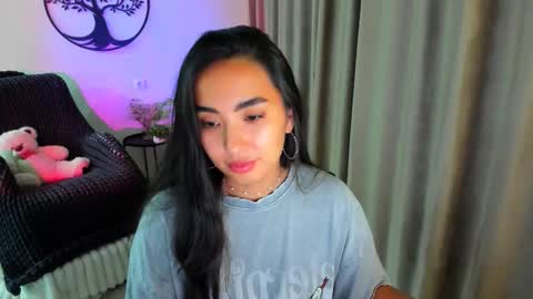 dudetta Kim online show from November 10, 7:05 pm