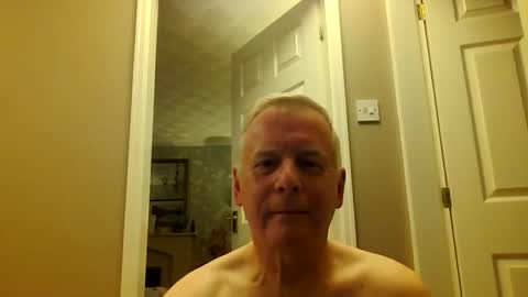 wormandme online show from November 26, 7:43 pm