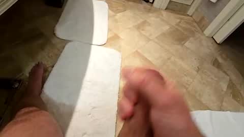 wrongstuff0 online show from December 5, 3:42 am