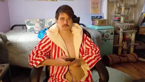 Wyatt online show from November 12, 7:38 pm