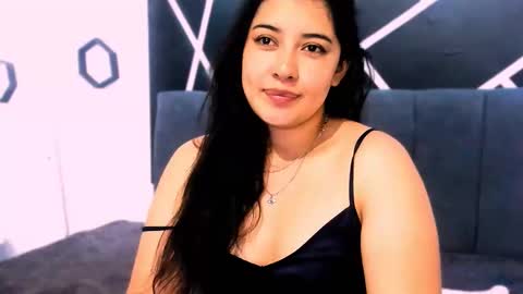 Adeline online show from December 1, 11:14 pm