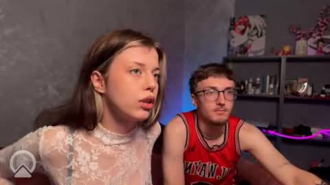 Philipp and Este online show from July 3, 2:05 am