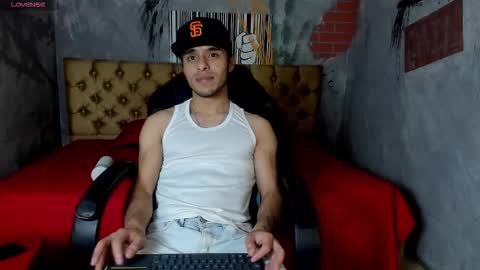 Snapshot of x_hache_x chatting on October 24, 7:36 pm X Hache X online show from October 24, 7:36 pm