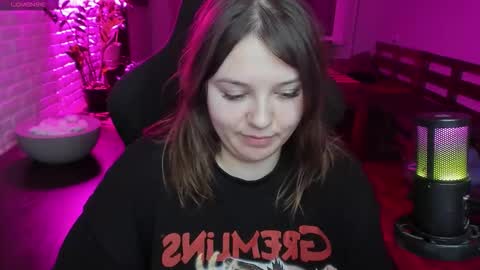 LOVE NERDS ONLY online show from December 5, 1:05 am