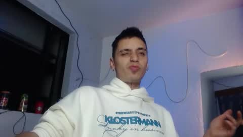 xalejo_max online show from November 17, 12:02 am