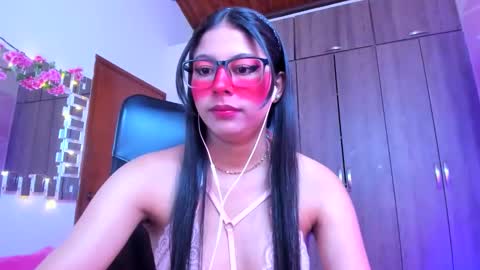 XALLYSONX online show from September 25, 11:50 am