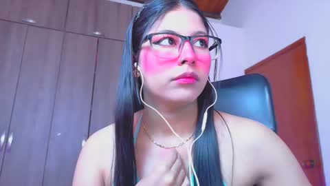 XALLYSONX online show from June 9, 12:05 pm