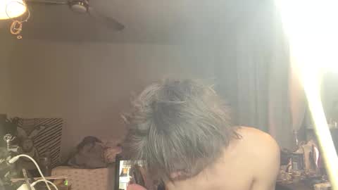 xander0zzz online show from February 1, 3:36 am