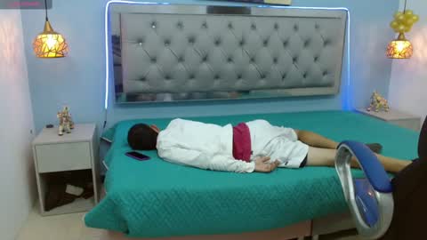 xavii_18_ online show from February 5, 4:47 pm