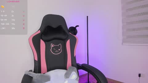 Snapshot of xemily_hardy chatting on March 3, 3:08 am Kanae. online show from March 3, 3:08 am