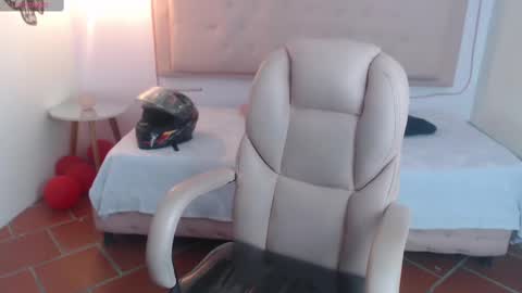 lunna online show from February 28, 7:25 pm