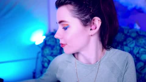 Bella Bondai online show from September 15, 3:08 am