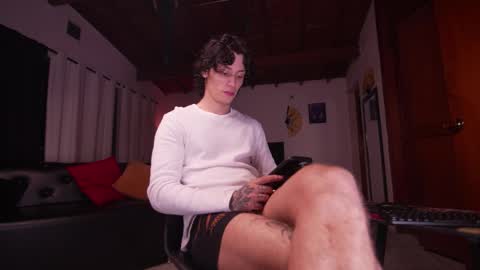   online show from February 3, 11:52 pm