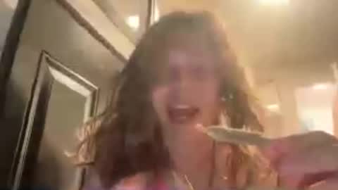 Natalie Woods online show from July 17, 1:40 am