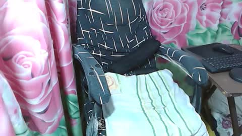 lovely online show from December 5, 4:16 pm