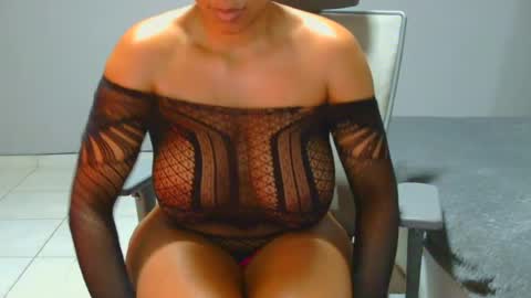spykeXtee online show from June 25, 5:04 am