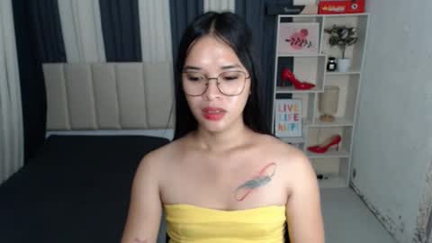 CHLOES ROOM online show from September 12, 10:45 pm