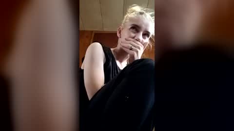 xxjessiebugxx online show from June 29, 10:31 pm