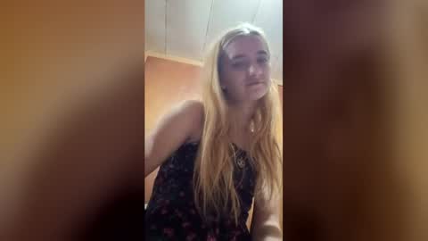 xxjessiebugxx online show from June 12, 3:27 am