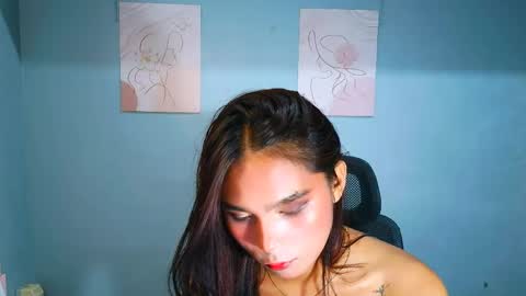 xxmiahot online show from June 3, 4:59 am