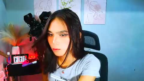 xxmiahot online show from June 11, 4:21 am