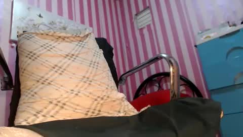 xxrowenatastycockforyouxx online show from June 11, 2:53 am