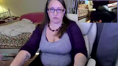 Strawberry Jane online show from June 4, 3:12 am