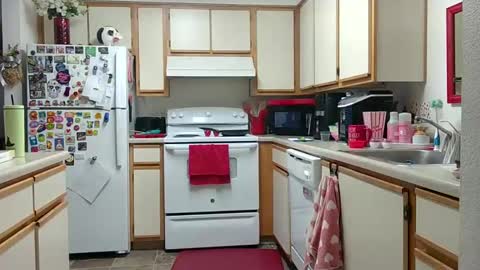 Strawberry Jane online show from January 14, 10:44 pm