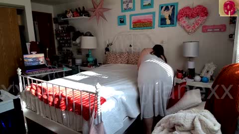 Strawberry Jane online show from January 28, 8:58 pm