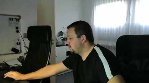 Eddi online show from October 15, 5:54 am